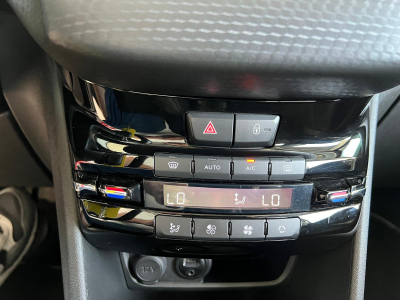 Peugeot 2008 ALLURE B.AUTO, 110CV, NAVI, PANORAMIQUE, BLUETOOTH, ALU 16'', GARANTIE