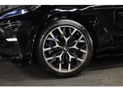 Aston Martin DBX 707 - ONYX BLACK