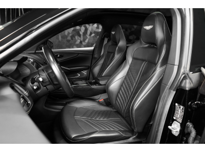 Aston Martin DBX 707 - ONYX BLACK