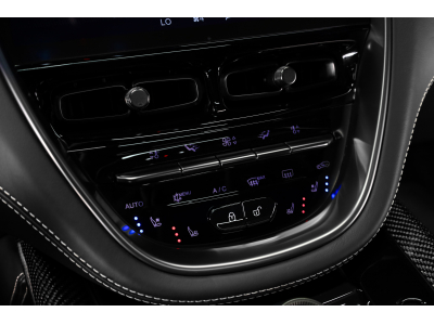 Aston Martin DBX 707 - ONYX BLACK