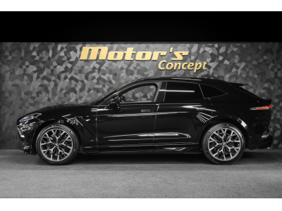 Aston Martin DBX 707 - ONYX BLACK