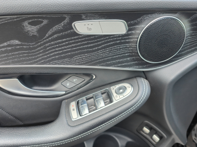 Mercedes-Benz GLC 220 GLC 220d 4MATIC PACK AMG CARPLAY SUSPENSION PNEU CAMERA 360