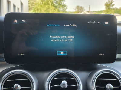 Mercedes-Benz GLC 220 GLC 220d 4MATIC PACK AMG CARPLAY SUSPENSION PNEU CAMERA 360