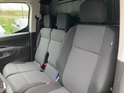 Peugeot Partner 1.5 BlueHDI 130 AT8 Confort L1H1