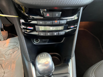 Peugeot 208 Signature 110, NAVI, PDC , BLUETOOTH, LED, KM 30000