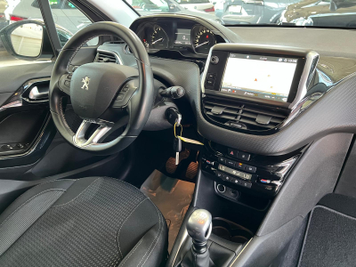 Peugeot 208 Signature 110, NAVI, PDC , BLUETOOTH, LED, KM 30000