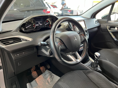 Peugeot 208 Signature 110, NAVI, PDC , BLUETOOTH, LED, KM 30000