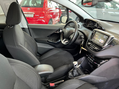 Peugeot 208 Signature 110, NAVI, PDC , BLUETOOTH, LED, KM 30000