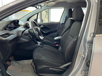 Peugeot 208 Signature 110, NAVI, PDC , BLUETOOTH, LED, KM 30000