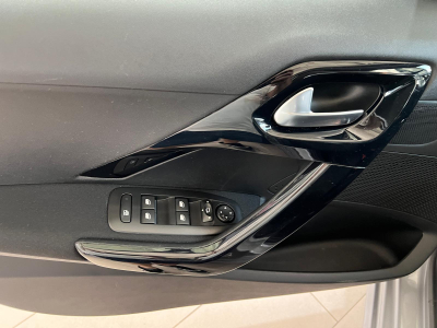 Peugeot 208 Signature 110, NAVI, PDC , BLUETOOTH, LED, KM 30000
