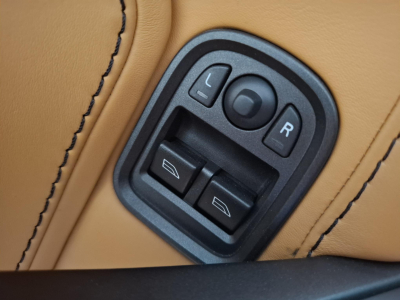 Aston Martin Vantage 8Roadster 4.3 V8 Full History