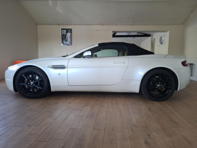 Aston Martin Vantage 8Roadster 4.3 V8 Full History