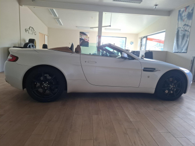 Aston Martin Vantage 8Roadster 4.3 V8 Full History