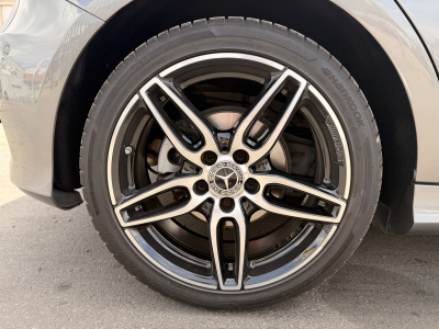 Mercedes-Benz A 200 AMG line