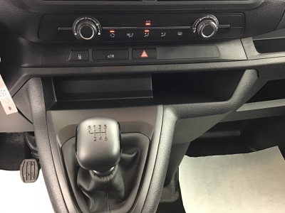 Opel Vivaro XL 145 3 Sitzer/ Moduwork
