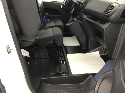 Opel Vivaro XL 145 3 Sitzer/ Moduwork