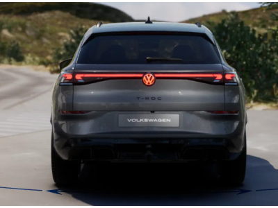 Volkswagen T-Roc T-Roc R-Line 1.5 eTSI  (150 CV)/PANO/AHK/360°/VOLL