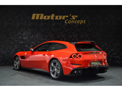 Ferrari GTC4Lusso V12
