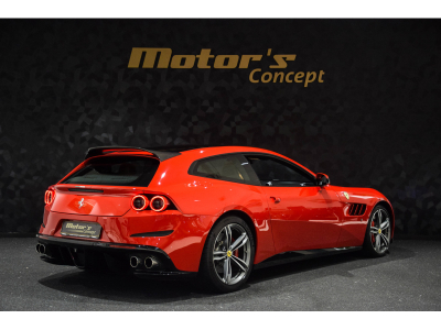 Ferrari GTC4Lusso V12