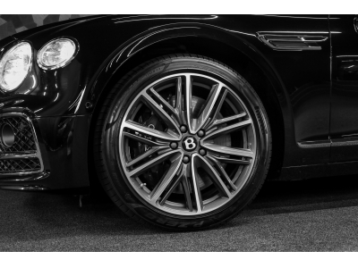 Bentley Flying Spur V8