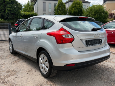 Ford Focus Lim. Trend 1.6/5xTürer/1.HAND/