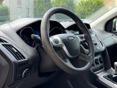 Ford Focus Lim. Trend 1.6/5xTürer/1.HAND/