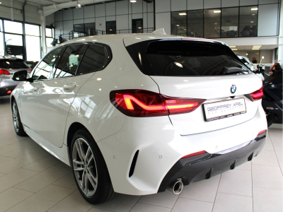 BMW 118 i M SPORT PAKET PANO CUIR NAVI 1 HAND
