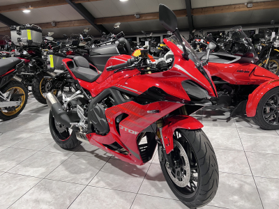 QJ Motor SRK 800 RR