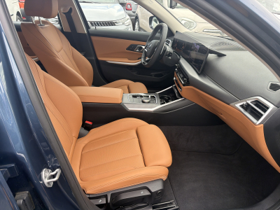 BMW 318 i BREAK AUTO 2.0 156CV BA8