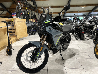 CF Moto 450 MT crash bars + akrapovic.
