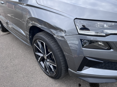Skoda Karoq 2.0 Tsi Sportline DSG 4x4 Pano AHK Keyless ACCIDENTE