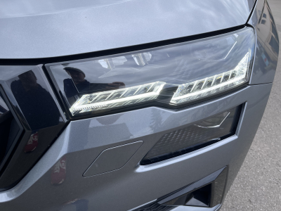Skoda Karoq 2.0 Tsi Sportline DSG 4x4 Pano AHK Keyless ACCIDENTE
