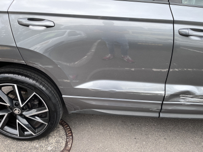 Skoda Karoq 2.0 Tsi Sportline DSG 4x4 Pano AHK Keyless ACCIDENTE
