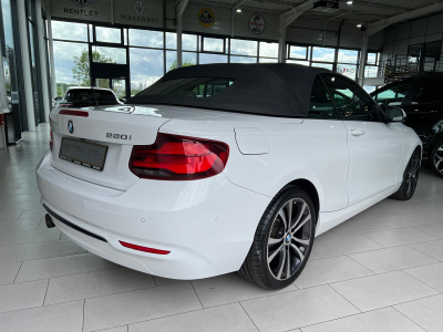 BMW 220 iA  184 CABRIO ,SPORT PAKET, 1 HAND, VOLANT M, CARPLAY, NAVI, LED,CAMERA, GARANTIE