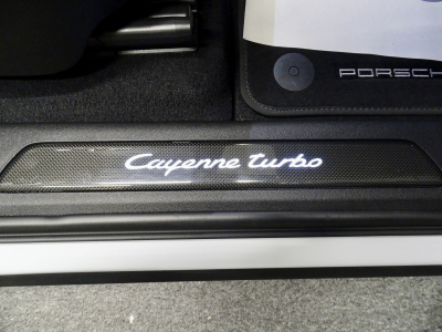 Porsche Cayenne 4.0 TURBO PSCB SPORT DESIGN CARBON APPROVED Hinterradlenkung Roues Directionnels arrière