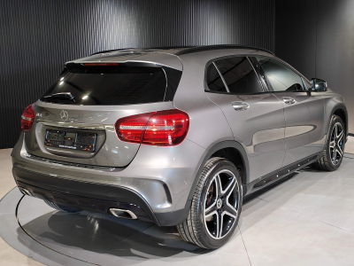 Mercedes-Benz GLA 200 GLA200 7G-DCT PACK AMG GPS TOIT OUVRANT PANO SIEGES CHAUFFANTS
