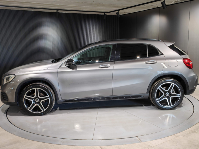 Mercedes-Benz GLA 200 GLA200 7G-DCT PACK AMG GPS TOIT OUVRANT PANO SIEGES CHAUFFANTS