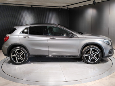 Mercedes-Benz GLA 200 GLA200 7G-DCT PACK AMG GPS TOIT OUVRANT PANO SIEGES CHAUFFANTS
