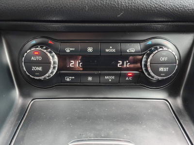 Mercedes-Benz GLA 200 GLA200 7G-DCT PACK AMG GPS TOIT OUVRANT PANO SIEGES CHAUFFANTS