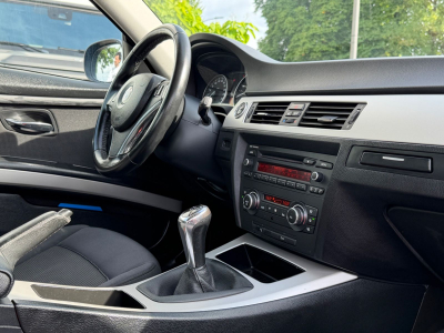 BMW 318 318i Coupe / SCHECKHEFT/