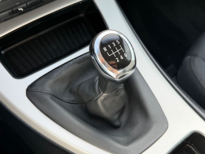 BMW 318 318i Coupe / SCHECKHEFT/