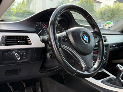 BMW 318 318i Coupe / SCHECKHEFT/