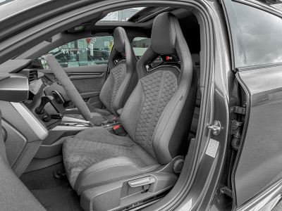 Audi RS3 2.5 TFSI SPORTBACK QUATTRO/ GARANTIE 5/Pano/19/360°/SONOS/SCHALE S