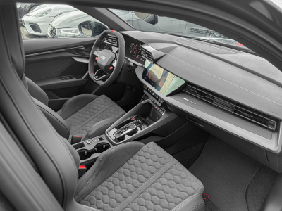 Audi RS3 2.5 TFSI SPORTBACK QUATTRO/ GARANTIE 5/Pano/19/360°/SONOS/SCHALE S