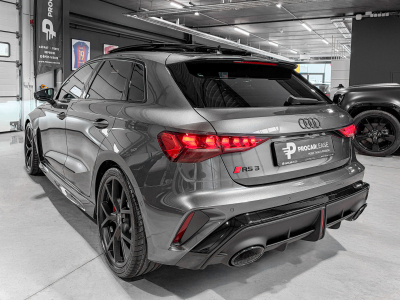 Audi RS3 2.5 TFSI SPORTBACK QUATTRO/ GARANTIE 5/Pano/19/360°/SONOS/SCHALE S