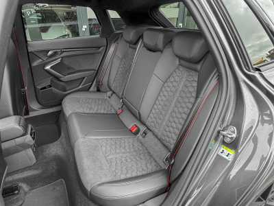 Audi RS3 2.5 TFSI SPORTBACK QUATTRO/ GARANTIE 5/Pano/19/360°/SONOS/SCHALE S