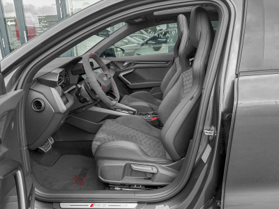Audi RS3 2.5 TFSI SPORTBACK QUATTRO/ GARANTIE 5/Pano/19/360°/SONOS/SCHALE S