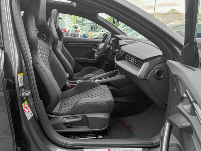 Audi RS3 2.5 TFSI SPORTBACK QUATTRO/ GARANTIE 5/Pano/19/360°/SONOS/SCHALE S