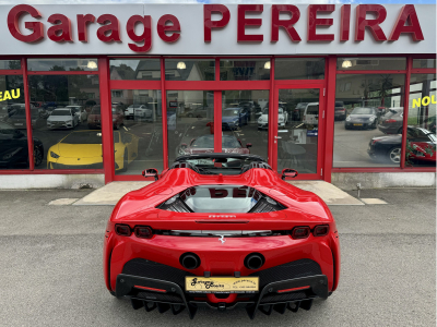 Ferrari SF90 Spider REPRISES POSSIBLE ... INZAHLUNGEN MÖGLICH Full options Great best comfort seats 1 HAND
