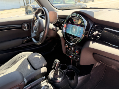 MINI Cooper 1.5 Steptronic 136